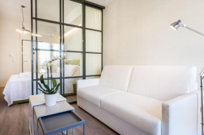 Syntagma modern new flat, large balcony with view